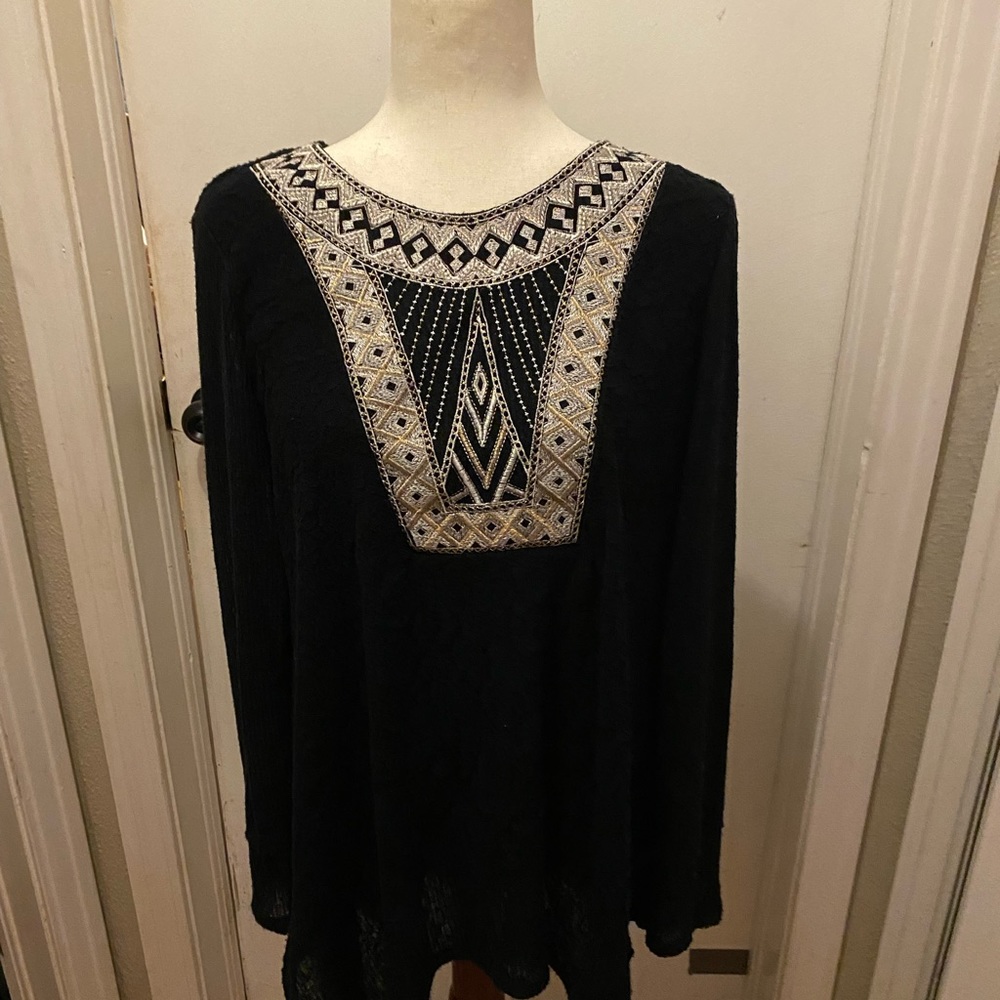 Black tunic shirt. Size large